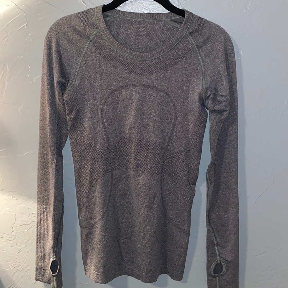 LULU LEMON TOP